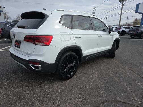 2023 Volkswagen Taos 1.5T SE