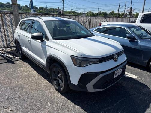 Pure White 2025 Volkswagen Taos 1.5T S