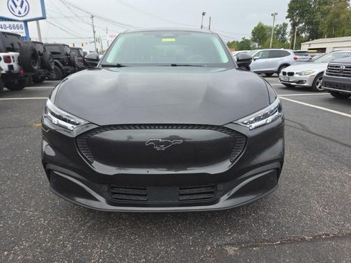 2022 Ford Mustang Mach-E Select