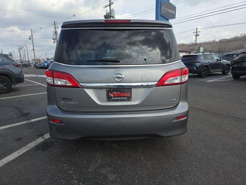 2011 Nissan Quest LE