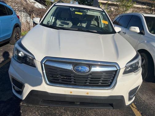 Crystal White Pearl 2021 Subaru Forester Limited