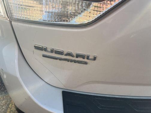 Crystal White Pearl 2021 Subaru Forester Limited