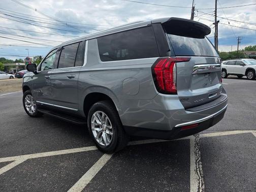 2023 GMC Yukon XL SLT