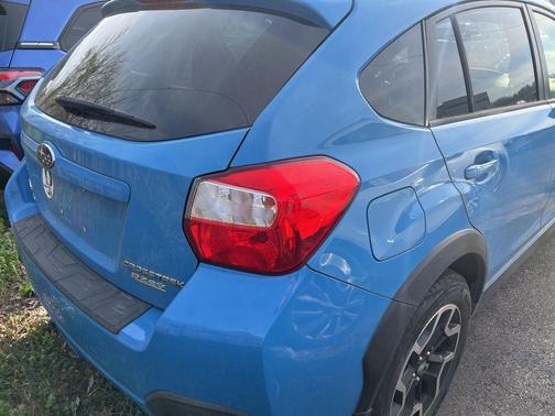 Hyper Blue 2016 Subaru Crosstrek 2.0i Premium
