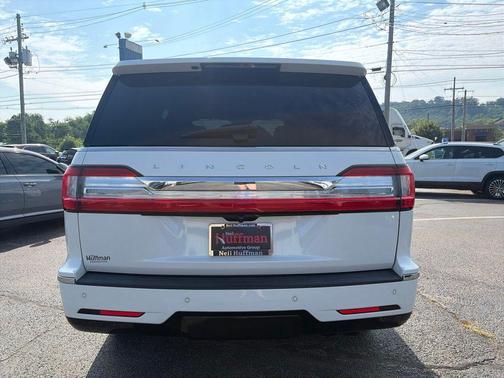 White 2021 Lincoln Navigator Reserve