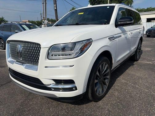 White 2021 Lincoln Navigator Reserve