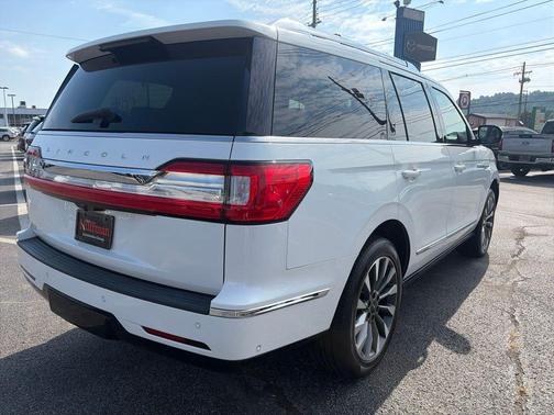 White 2021 Lincoln Navigator Reserve