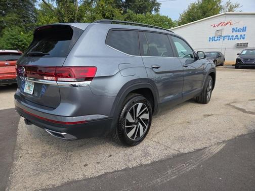 2025 Volkswagen Atlas 2.0T SE w/Technology