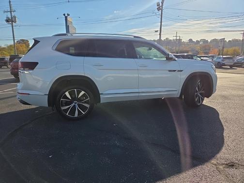 2024 Volkswagen Atlas 2.0T SEL Premium R-Line