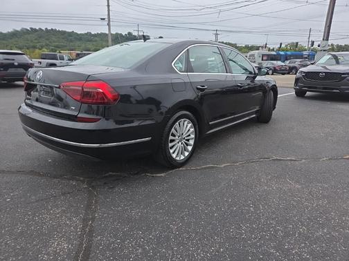 2017 Volkswagen Passat 1.8T SE