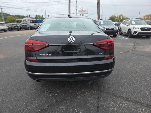 2017 Volkswagen Passat 1.8T SE