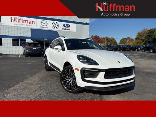 2023 Porsche Macan Base