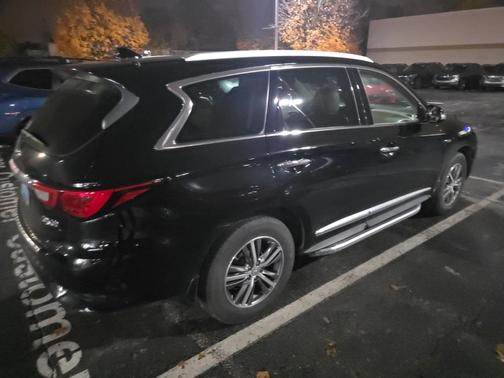 2017 INFINITI QX60 Base