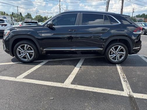 2024 Volkswagen Atlas Cross Sport 2.0T SEL R-Line