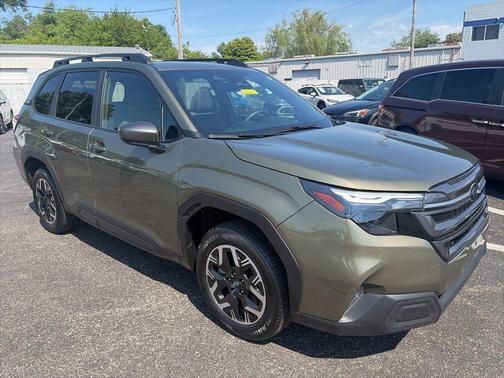 Autumn Green Metallic 2025 Subaru Forester Premium