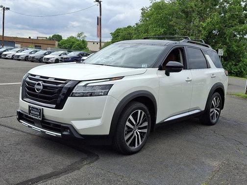 2024 Nissan Pathfinder Platinum