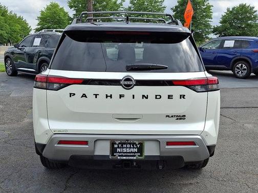 2024 Nissan Pathfinder Platinum