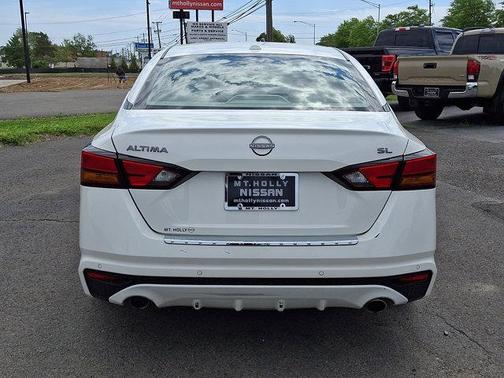 Pearl White Tricoat 2023 Nissan Altima 2.5 SL