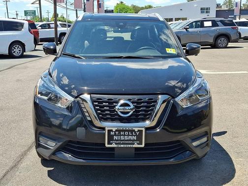 Super Black 2020 Nissan Kicks SR