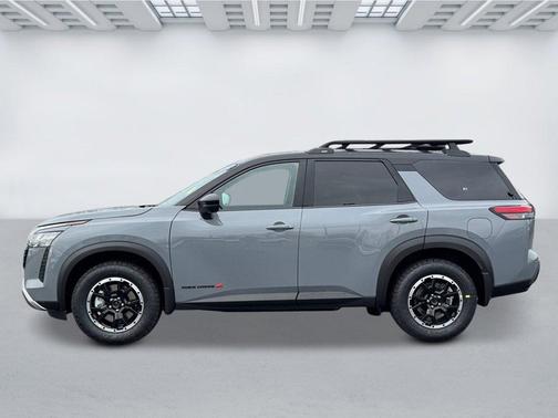 Boulder Gray Pearl/Super Black 2026 Nissan Pathfinder Rock Creek