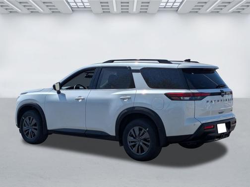 Everest White Pearl Tricoat 2026 Nissan Pathfinder SV