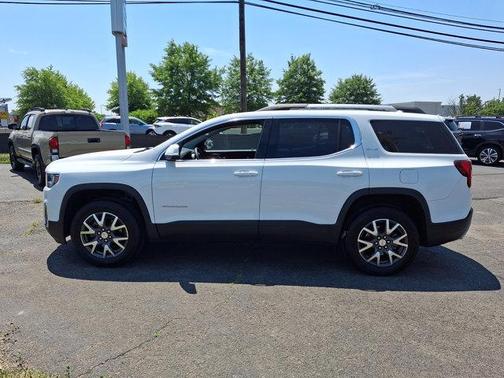 Summit White 2023 GMC Acadia SLE