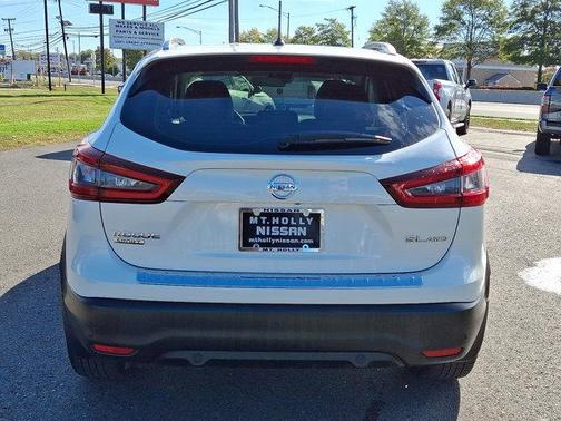 2022 Nissan Rogue Sport SL