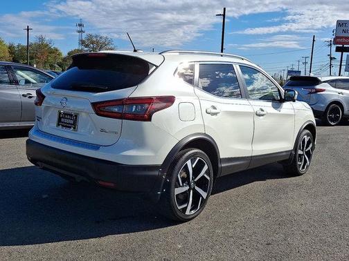 2022 Nissan Rogue Sport SL