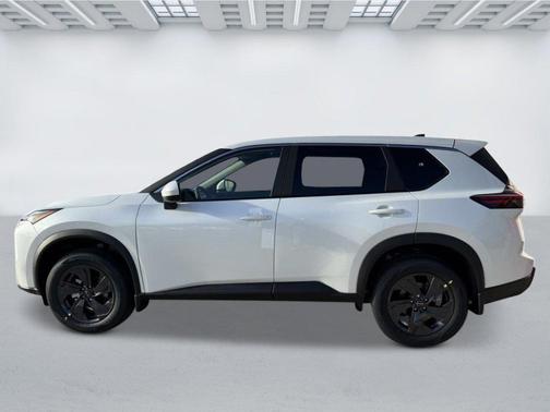 Everest White Pearl Tricoat 2027 Nissan Rogue SV