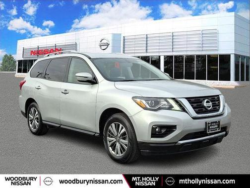 2020 Nissan Pathfinder SV