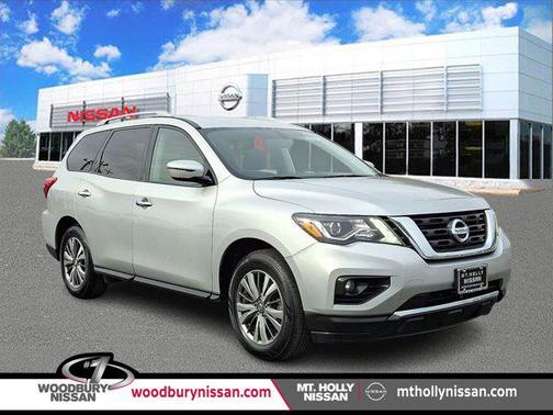2020 Nissan Pathfinder SV
