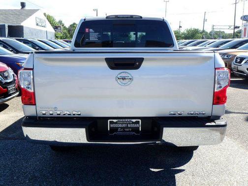 2017 Nissan Titan SV