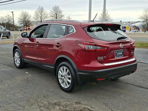 2022 Nissan Rogue Sport SV