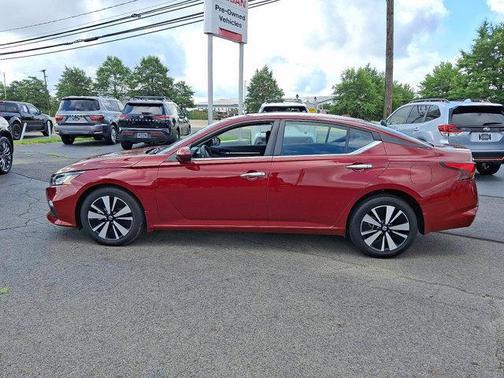 2021 Nissan Altima 2.5 SV
