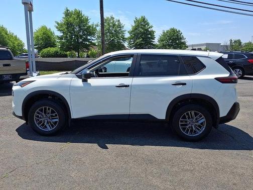 Glacier White 2023 Nissan Rogue S