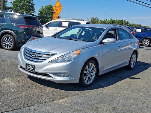 2013 Hyundai SONATA SE