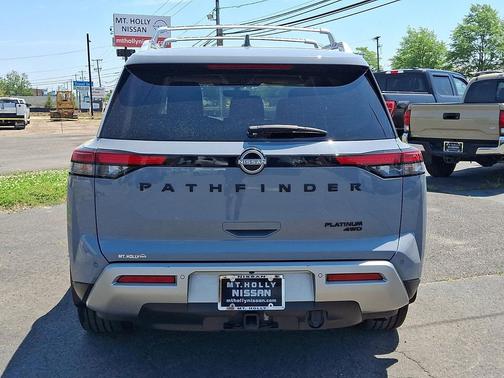 Boulder Gray Pearl 2024 Nissan Pathfinder Platinum