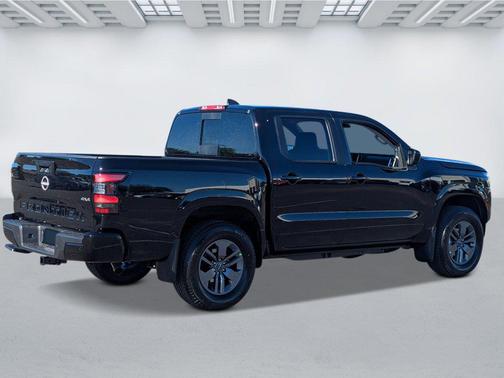 Super Black 2026 Nissan Frontier SV