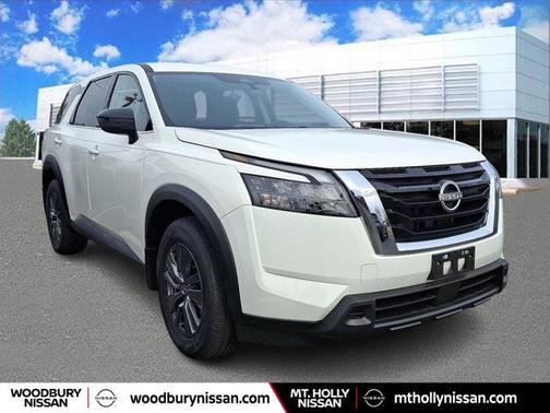 2025 Nissan Pathfinder S