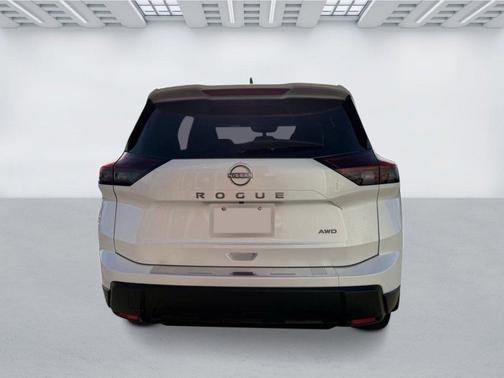 Everest White Pearl Tricoat 2026 Nissan Rogue SV