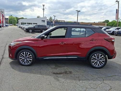 2021 Nissan Kicks SR
