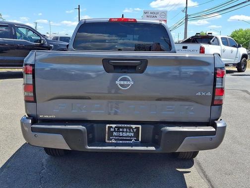 Gun Metallic 2025 Nissan Frontier SV
