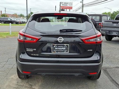 2022 Nissan Rogue Sport S