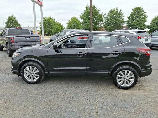 2022 Nissan Rogue Sport S