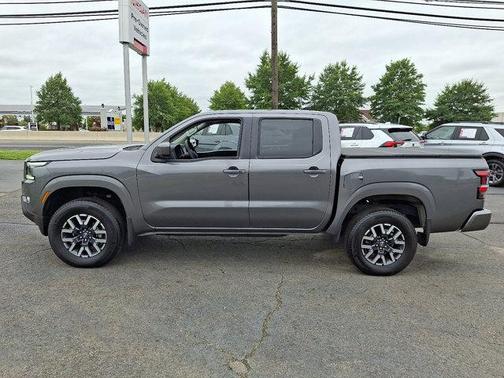 2024 Nissan Frontier SL