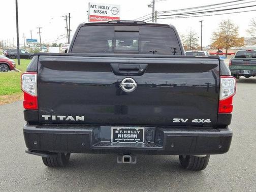 2020 Nissan Titan SV