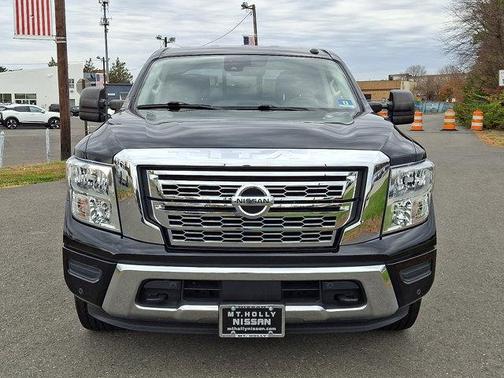 2020 Nissan Titan SV