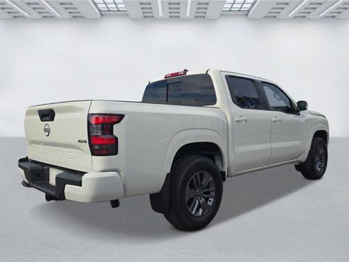 Glacier White 2026 Nissan Frontier SV
