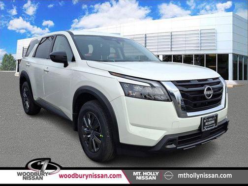 2025 Nissan Pathfinder S