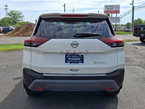Pearl White Tricoat 2023 Nissan Rogue SV